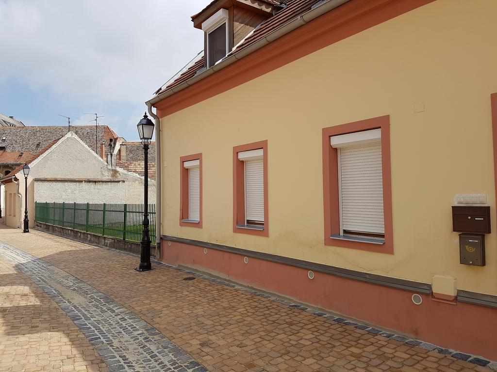 Apartman Kaszás Central Mosonmagyarovar Exterior foto