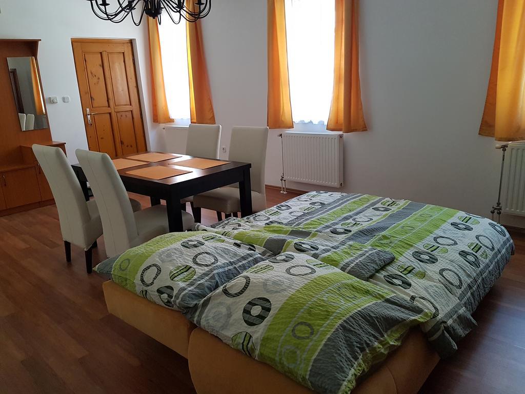 Apartman Kaszás Central Mosonmagyarovar Exterior foto